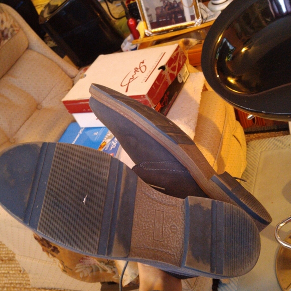 Boots - Picture 4 of 6